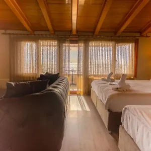 Albergue Cheers Lighthouse